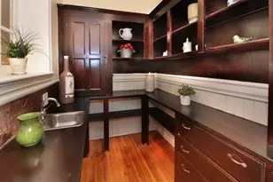 1033 Beacon St, Brookline, MA 02446 - Photo 5