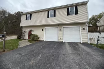 81 N Main St, Bellingham, MA 02019 - Photo 1