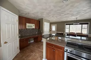 81 N Main St, Bellingham, MA 02019 - Photo 9