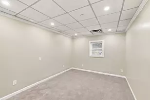 324 Essex St, Swampscott, MA 01907 - Photo 21