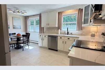 229 McCarthy Ave, Chicopee, MA 01020 - Photo 9
