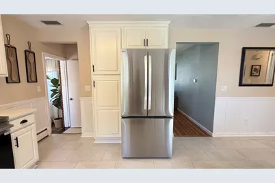 229 McCarthy Ave, Chicopee, MA 01020 - Photo 7