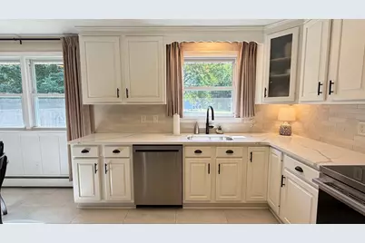 229 McCarthy Ave, Chicopee, MA 01020 - Photo 5