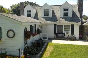 25 Yale Ave, Swansea, MA 02777 - Photo 7