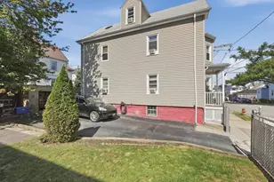 125 Reynolds St, New Bedford, MA 02746 - Photo 3
