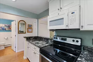 34 Glen Devin St, Amesbury, MA 01913 - Photo 11