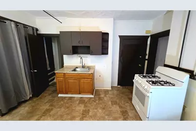 650 High St #1L, Holyoke, MA 01040 - Photo 1