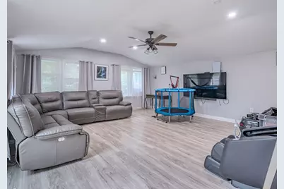 72 Mount Vernon St, Fitchburg, MA 01420 - Photo 5