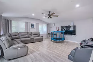 72 Mt Vernon St, Fitchburg, MA 01420 - Photo 5