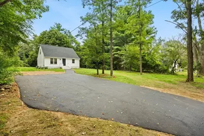 1088 Middleboro Ave, Taunton, MA 02718 - Photo 3