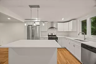 1088 Middleboro Ave, Taunton, MA 02718 - Photo 13