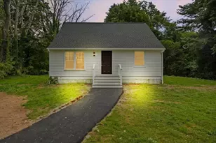 1088 Middleboro Ave, Taunton, MA 02718 - Photo 1