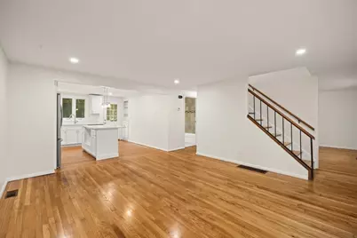 1088 Middleboro Ave, Taunton, MA 02718 - Photo 7