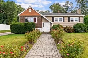 17 Acorn Dr, Randolph, MA 02368 - Photo 1