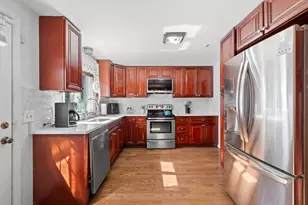 17 Acorn Dr, Randolph, MA 02368 - Photo 5