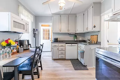 18 High St, Saugus, MA 01906 - Photo 5