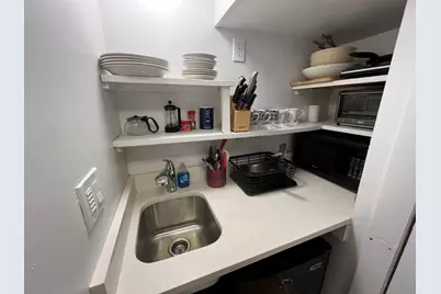 15 Arlington St #1R, Cambridge, MA 02140 - Photo 7