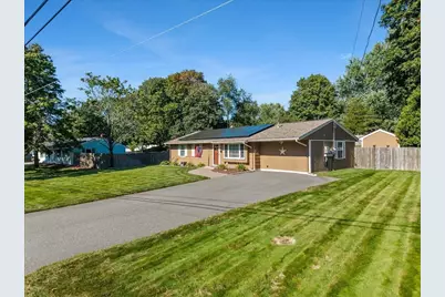 90 Smoke Rise Cir, Swansea, MA 02777 - Photo 3