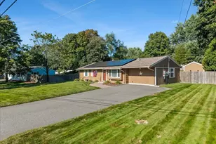 90 Smoke Rise Cir, Swansea, MA 02777 - Photo 3