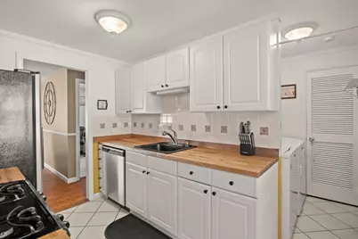 90 Smoke Rise Cir, Swansea, MA 02777 - Photo 13