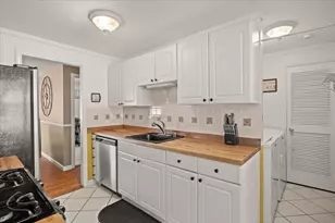 90 Smoke Rise Cir, Swansea, MA 02777 - Photo 13