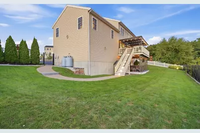 1 Tsitsinos Dr, Peabody, MA 01906 - Photo 7