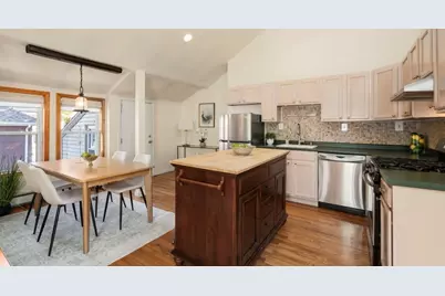 9 High Street Place #3, Brookline, MA 02445 - Photo 5