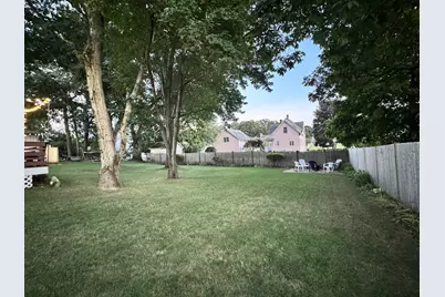 27 Dayton St, Lowell, MA 01852 - Photo 5