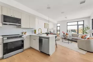34 Oak St, Boston, MA 02136 - Photo 7