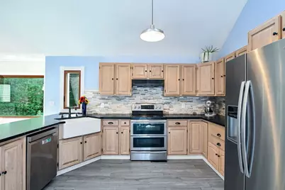 27 Brittany Ln, Dartmouth, MA 02747 - Photo 11