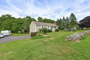 605 Wood St, Swansea, MA 02777 - Photo 5