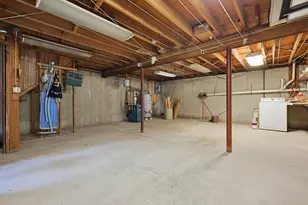 605 Wood St, Swansea, MA 02777 - Photo 35