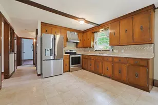 605 Wood St, Swansea, MA 02777 - Photo 13