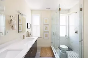 38 Linden St, Brookline, MA 02445 - Photo 9