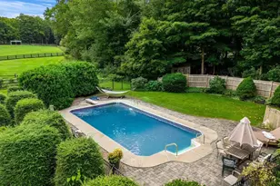 36 Cross St, Topsfield, MA 01983 - Photo 3