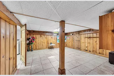 135 Emerson St, Springfield, MA 01118 - Photo 33