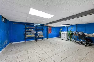 135 Emerson St, Springfield, MA 01118 - Photo 37