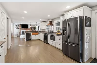 218 Heatherstone Rd, Amherst, MA 01002 - Photo 13