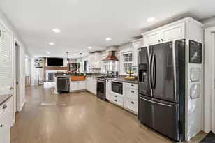 218 Heatherstone Rd, Amherst, MA 01002 - Photo 13