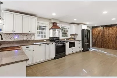 218 Heatherstone Rd, Amherst, MA 01002 - Photo 11