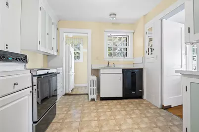 525 Lynn Fells Parkway, Melrose, MA 02176 - Photo 13