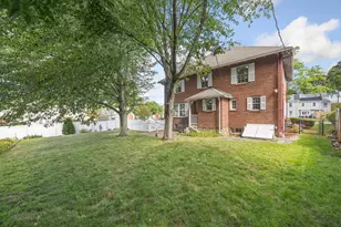 525 Lynn Fells Pkwy, Melrose, MA 02176 - Photo 3