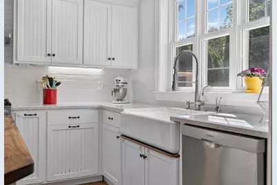 70 Westchester Rd, Boston, MA 02130 - Photo 9