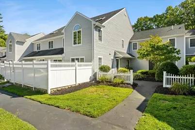 125 Highland St #306, Taunton, MA 02780 - Photo 1