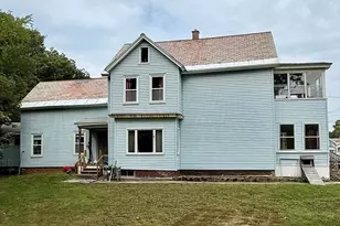 2 Gunn St, Erving, MA 01344 - Photo 3
