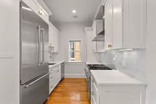 482 E 4th St, Boston, MA 02127 - Photo 7