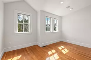 482 E 4th St, Boston, MA 02127 - Photo 13