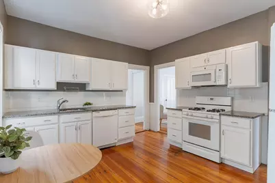 14 Henry St #14, Medford, MA 02155 - Photo 5