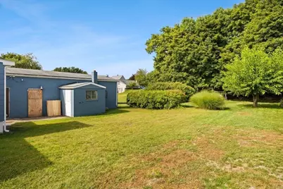 75 Ottawa St, Attleboro, MA 02703 - Photo 9