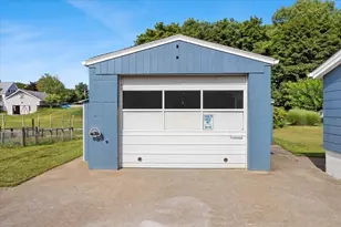 75 Ottawa St, Attleboro, MA 02703 - Photo 5